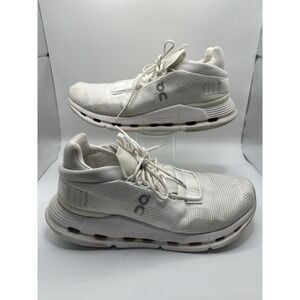 Size 8.5 - On Cloudnova Undyed